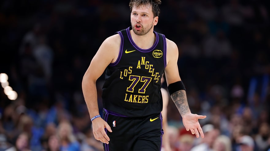 LA Physician Pinpoints Concerning Luka Doncic Injury Pattern as Lakers Brace for Bad News