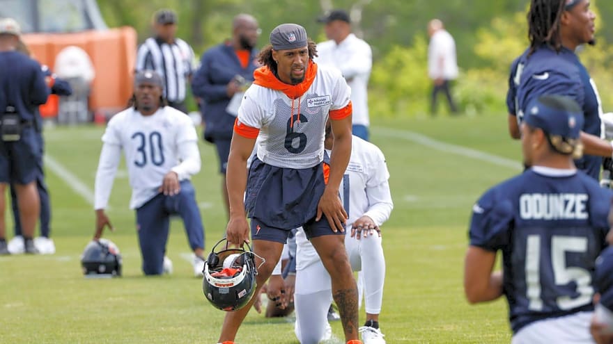 Chicago Bears fans can breathe a sigh of relief after seeing Jaylon Johnson, Kyler Gordon on the field during first day of OTAs