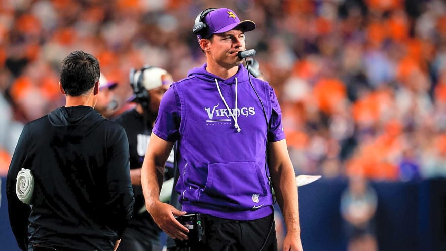 Vikings make roster moves to fortify multiple spots ahead of Sunday’s game vs. Buccaneers, and it sends a strong signal about one in particular