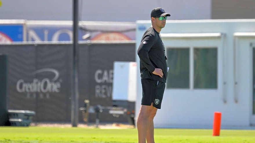 Las Vegas Raiders star player made a subtle change at practice vs. the Houston Texans, and the fans didn’t let it go unnoticed