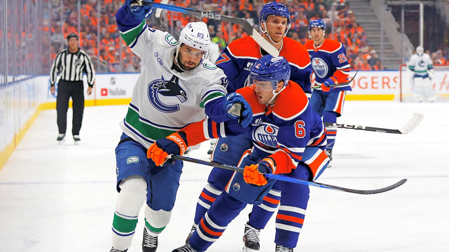 The Statsies: Max Sasson takes on Connor McDavid as Canucks beat Oilers in OT