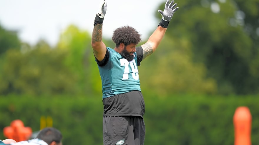 Eagles' Backup Staying Patient, Takes First-Team Practice Reps