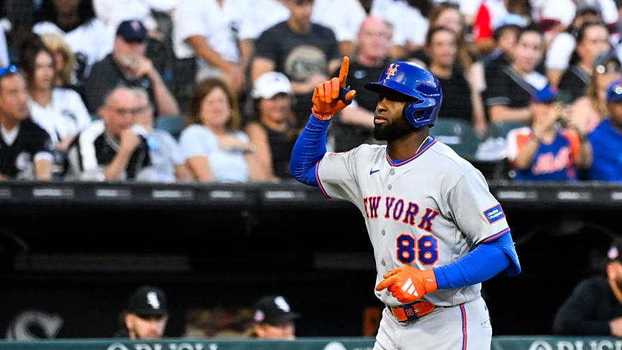 Examining whether the Blue Jays should claim Luis Robert Jr. off waivers