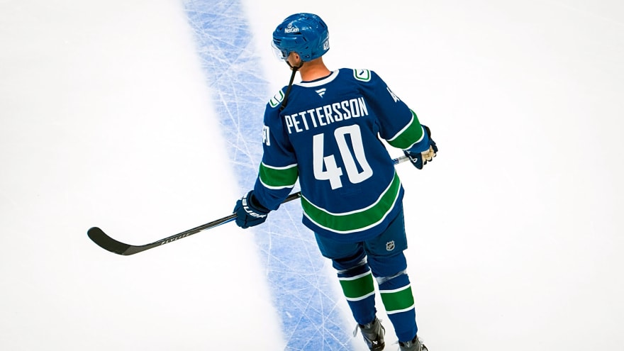 Canucks: Elias Pettersson is quietly having himself a very notable November