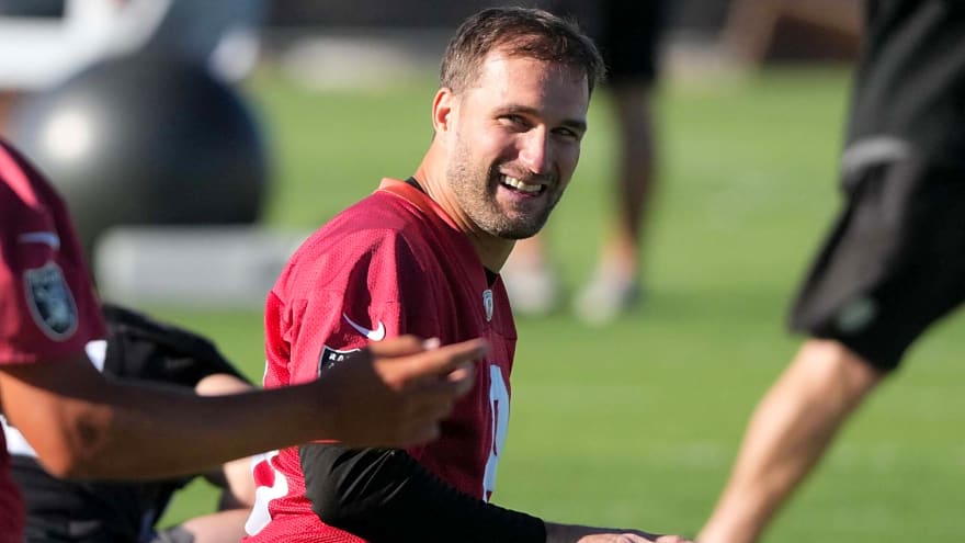 Raiders QB Kirk Cousins just made the perfect comparison to a depth player on the roster, and it only helps his value