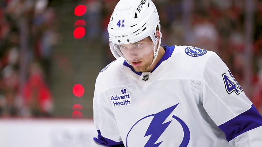 Islanders sign forward Mitchell Chaffee to one-year contract