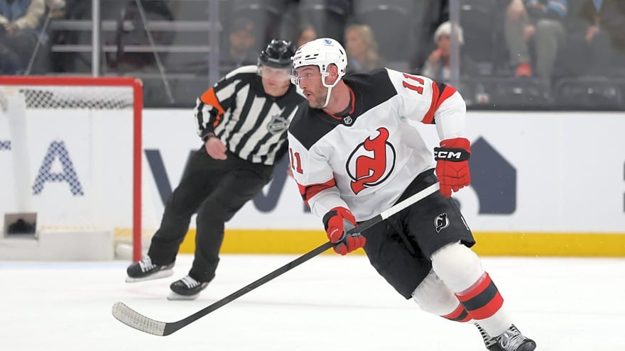 Devils’ Stefan Noesen undergoes knee surgery, Zack MacEwen out for season