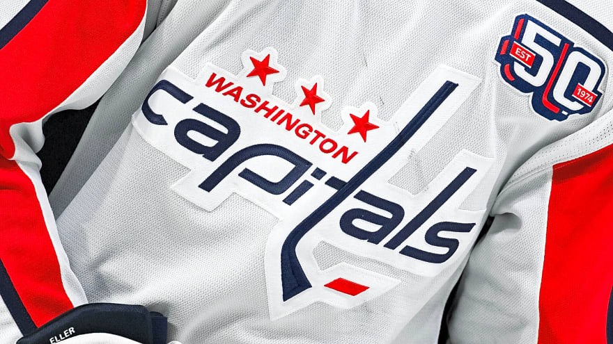 Capitals sign Lynden Lakovic to entry-level contract