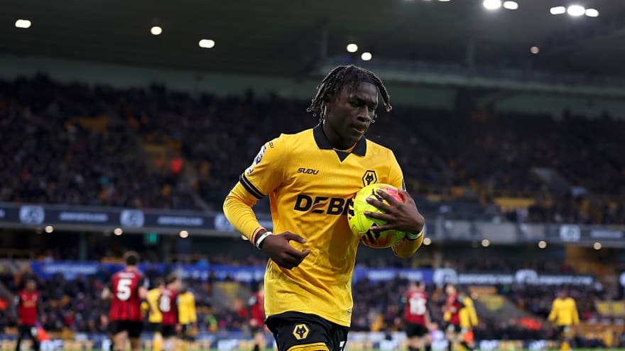 Man United eye blockbuster move for £50m wonderkid, but Liverpool could ruin their plans