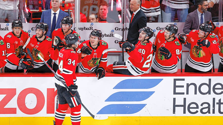 5 takeaways from Leafs-Blackhawks: Woll’s solid season debut overshadowed by 3rd-period collapse