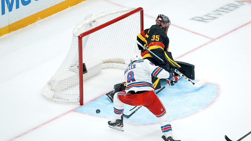  Canucks fall short in low-event 2-0 loss to Rangers