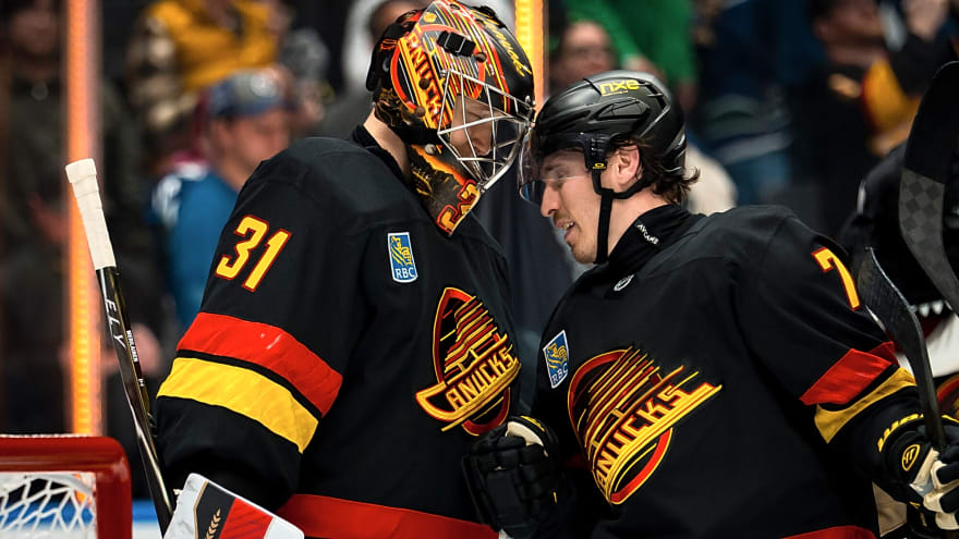 ‘Important to stay together’: Gallagher leaning on togetherness amid Canucks’ losing streak