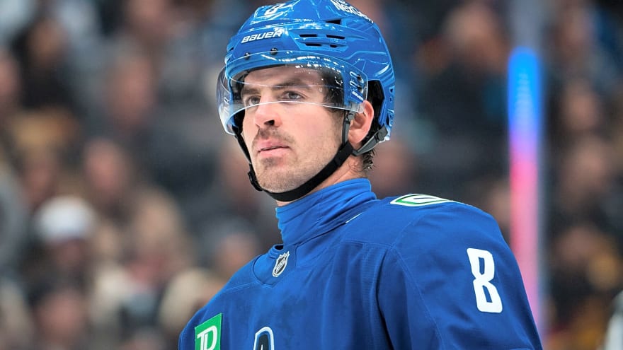 Scenes from Canucks practice: Garland returns; Kämpf centres second line