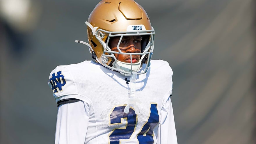 Notre Dame football player switches to hoops after CFP snub