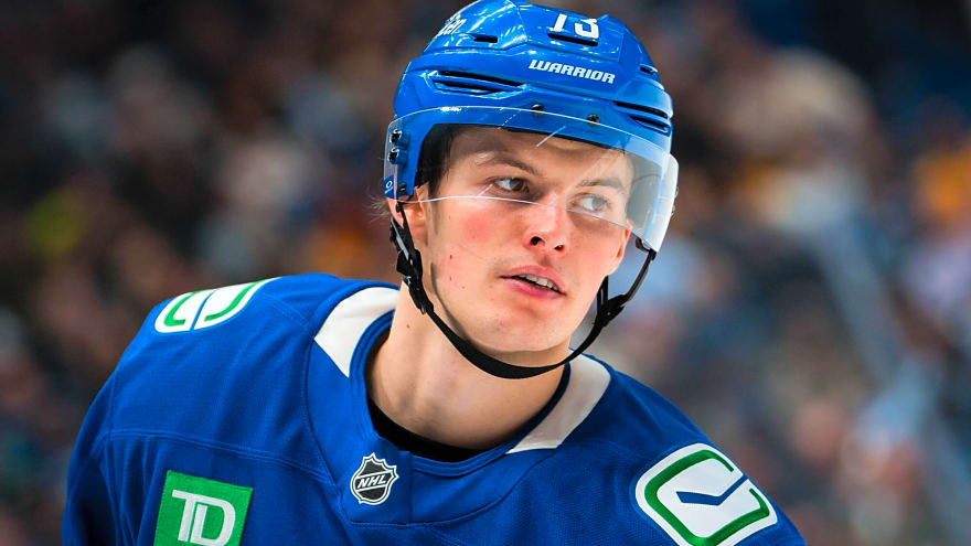 Canucks have made Lukas Reichel available for trade: report