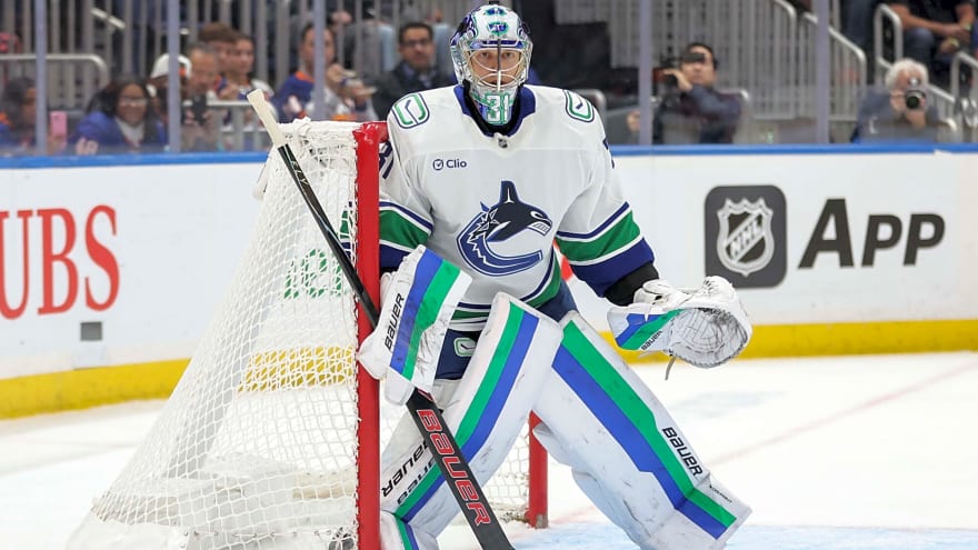  Leevi Meriläinen stands out in Canucks’ 3-2 loss to Islanders