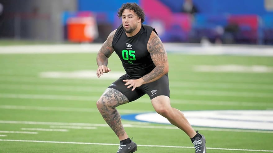 Los Angeles Chargers: Hosted Possible Replacement for Zion Johnson