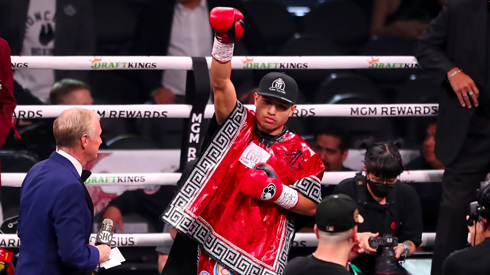 Resendiz Upsets Plant, Scraps The Planned Charlo Fight