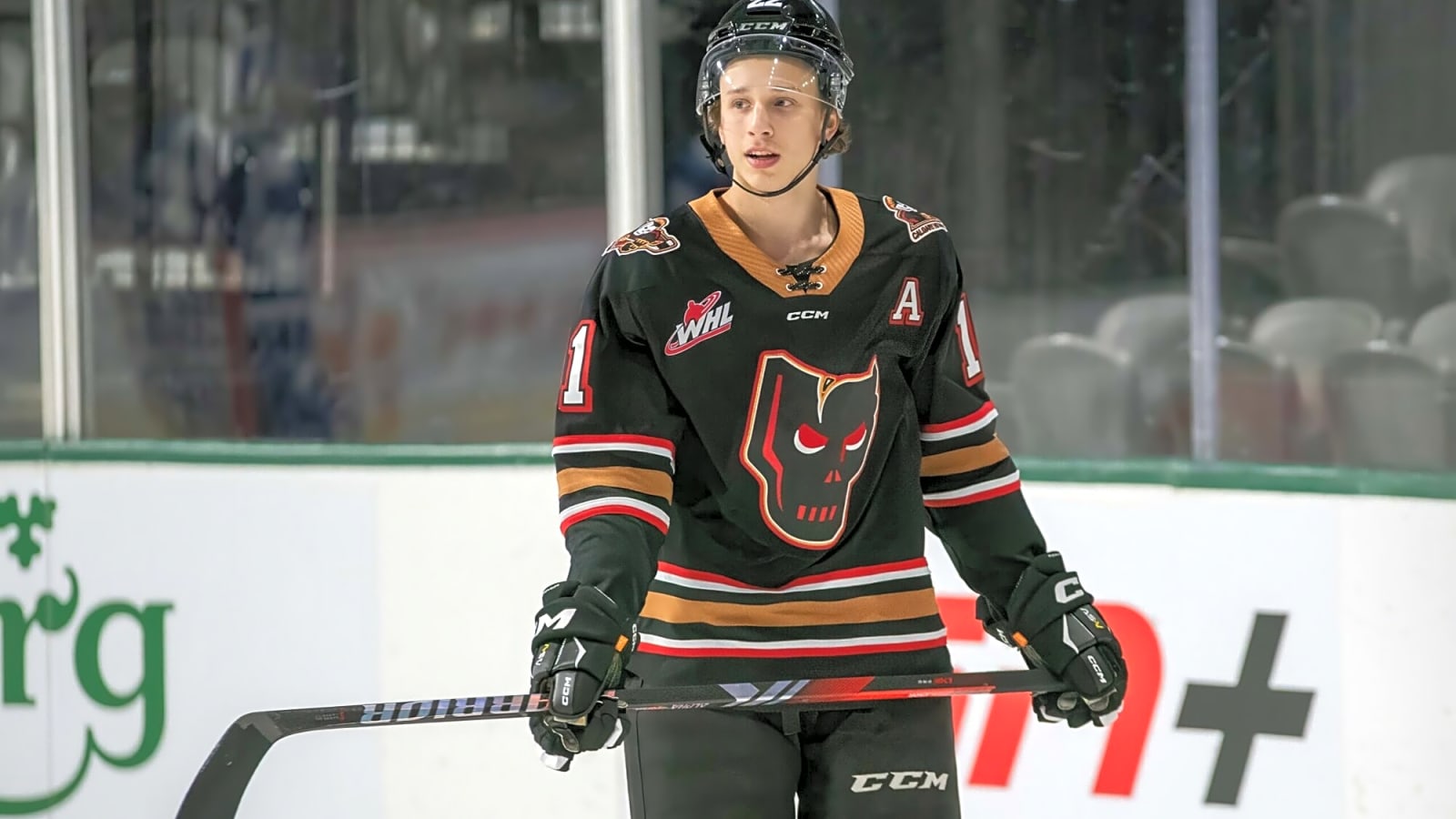 Penguins sign Ben Kindel to three-year, entry-level contract