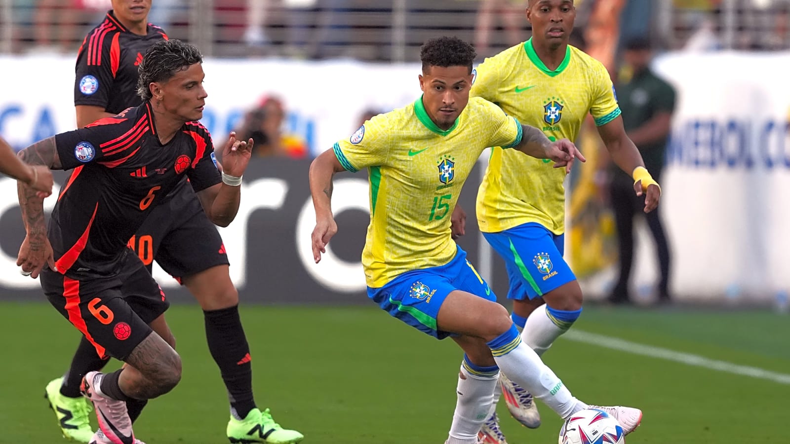 Atletico Madrid close in on €45 million deal for Manchester United midfield target