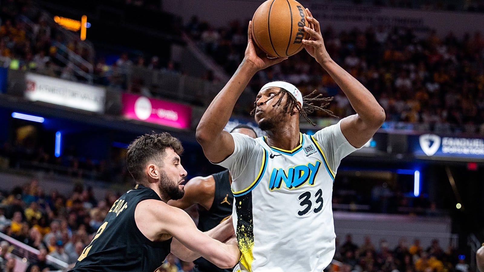 Pacers blow out Cavs, take 3-1 series lead