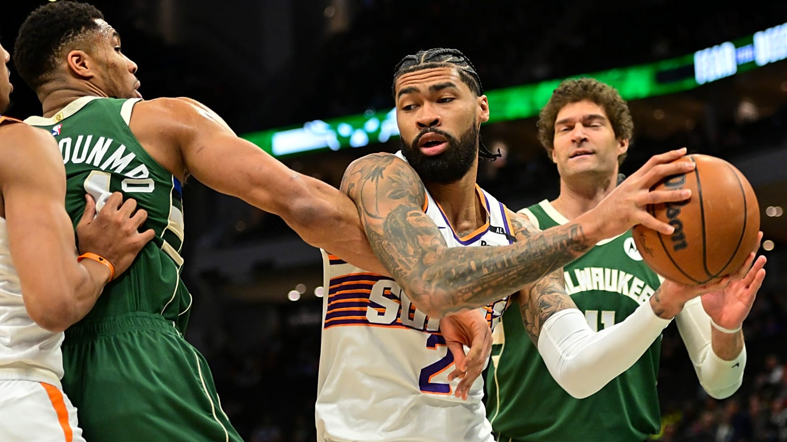 Suns and Lakers have had trade talks surrounding last year’s starting center