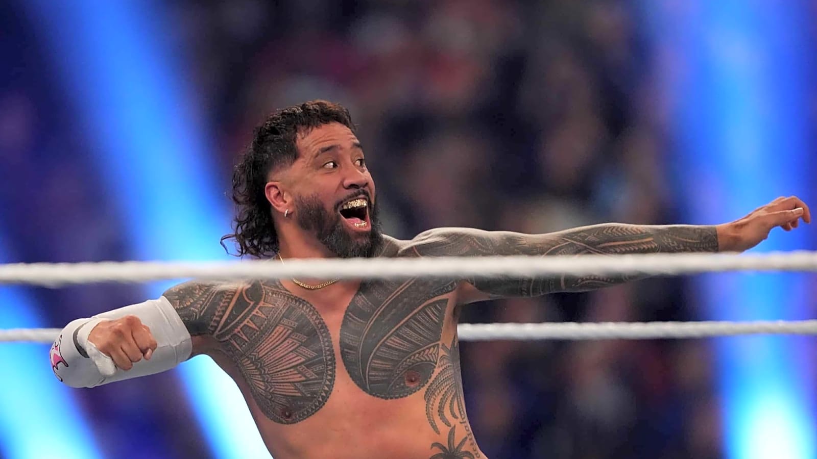 Jey Uso Wins WWE World Heavyweight Championship at Wrestlemania 41