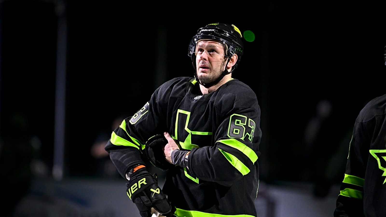 Devils sign winger Evgenii Dadonov to one-year contract