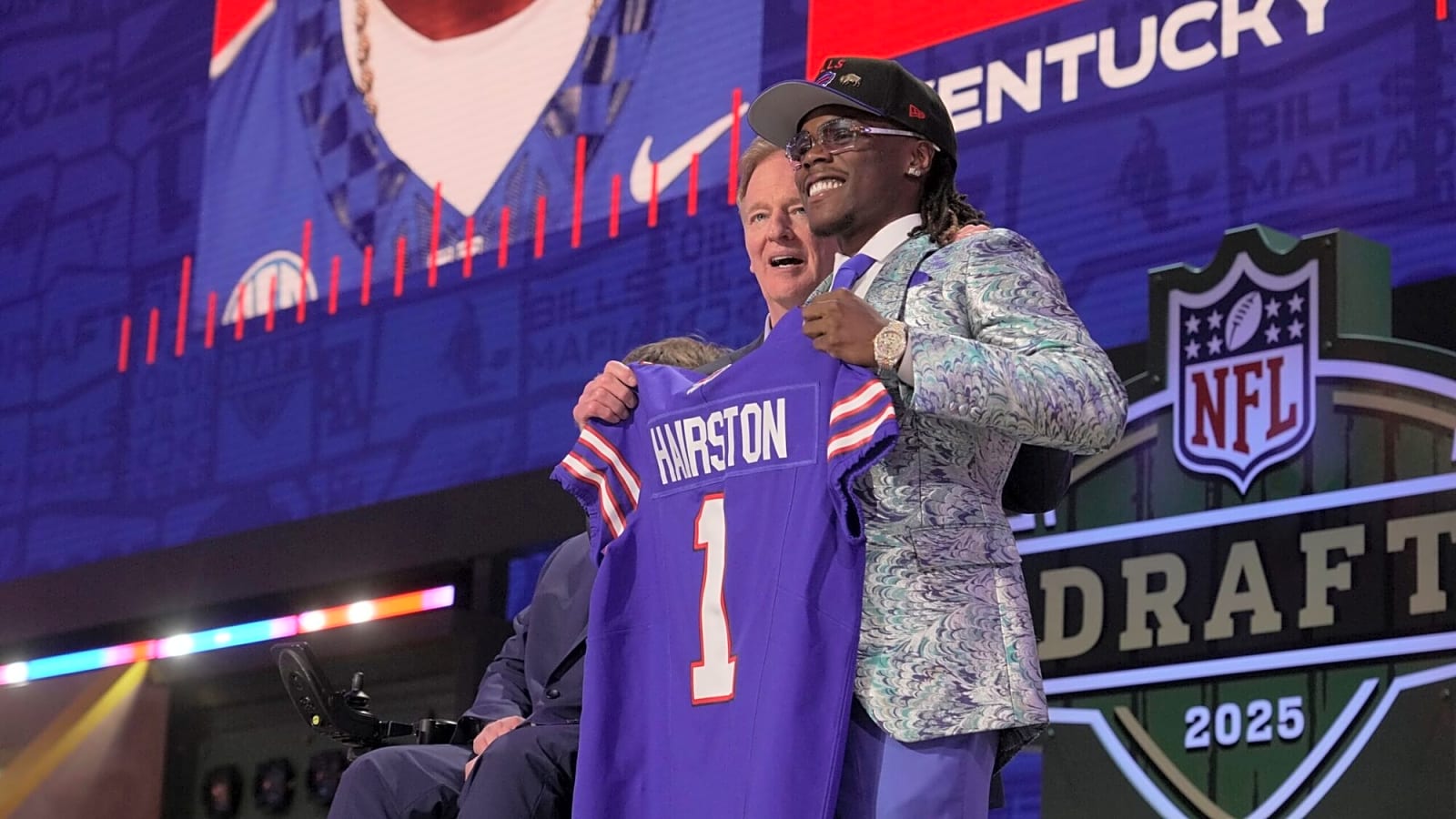 Buffalo Bills’ First-Round Pick Gets Update After Worrisome Injury in Minicamp