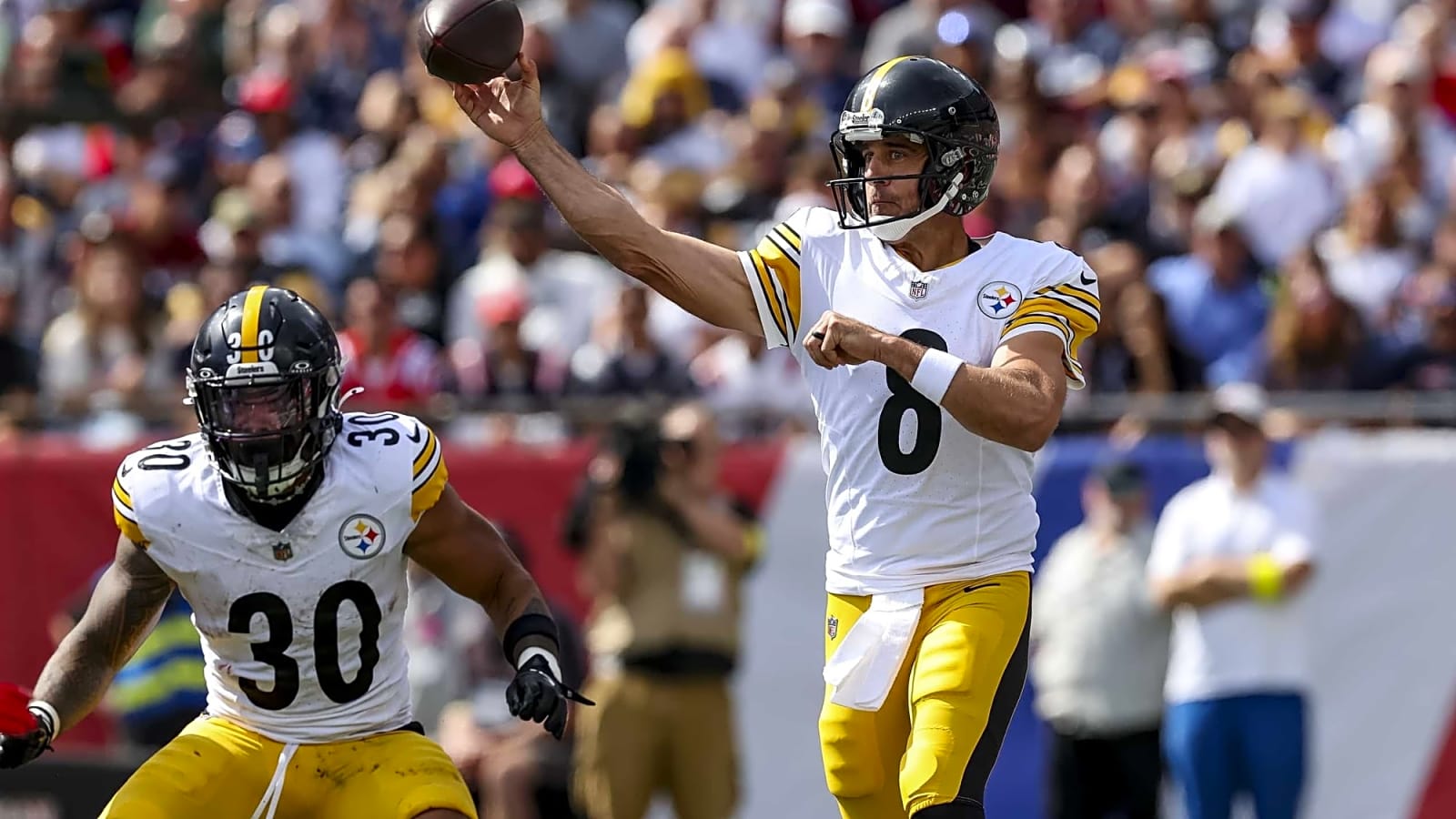 Aaron Rodgers makes blunt admission after passing Brett Favre in Week 3 Steelers-Patriots