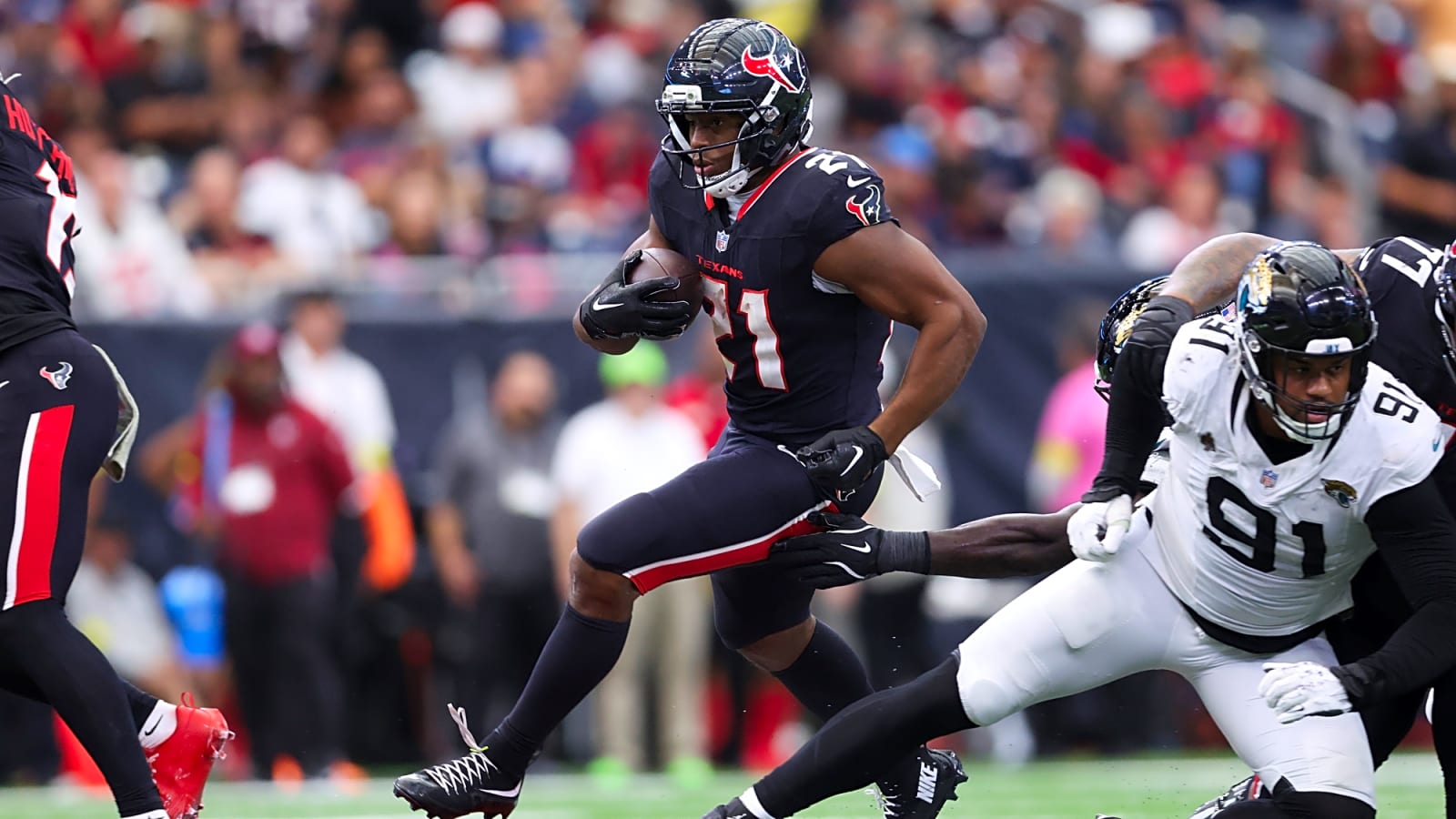 Veteran RB Nick Chubb Retiring From NFL