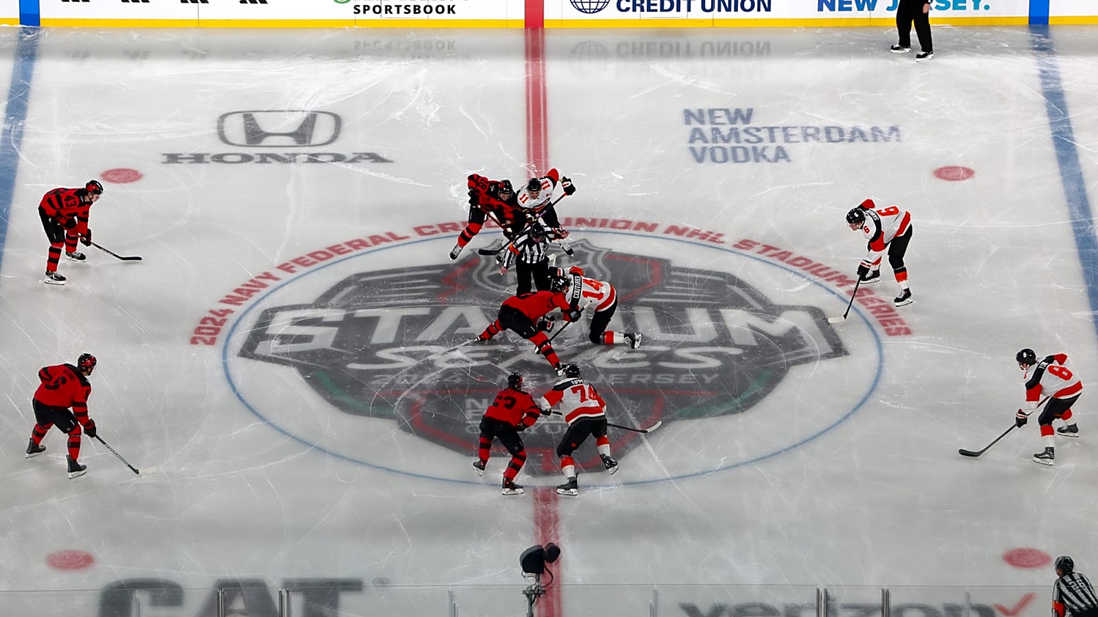 Lightning, Bruins reveal jerseys for 2026 Stadium Series