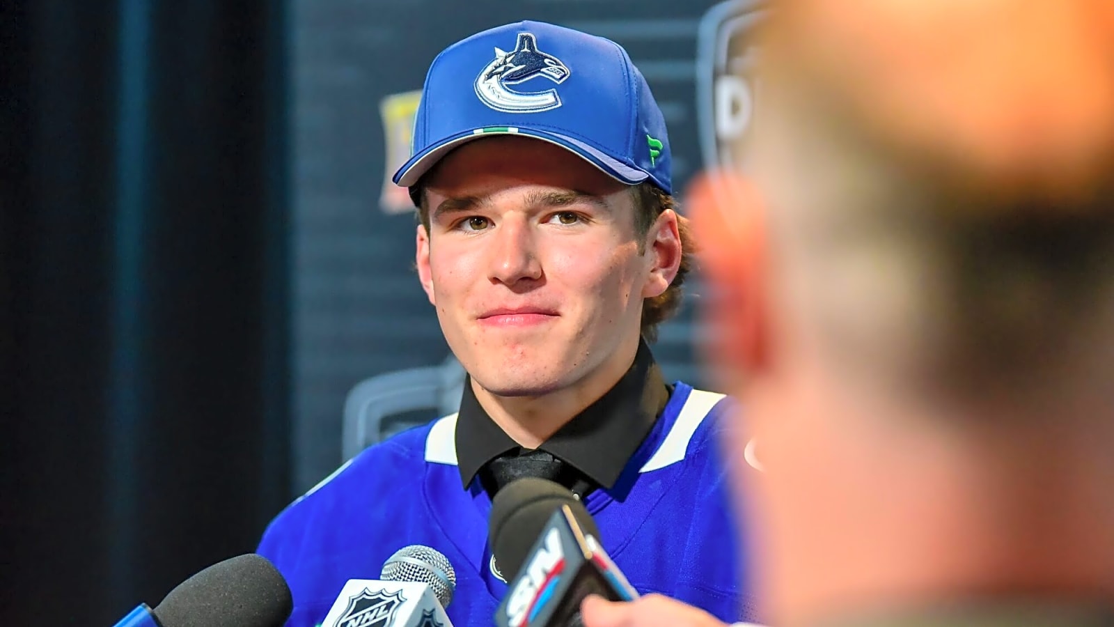 Canucks sign 2025 first-round pick Braeden Cootes to three-year ELC