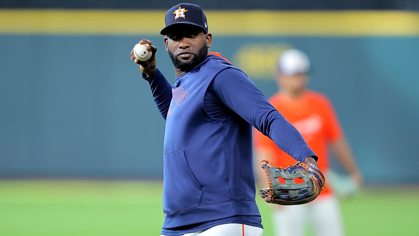 Astros star suffers gruesome injury while stepping on home plate