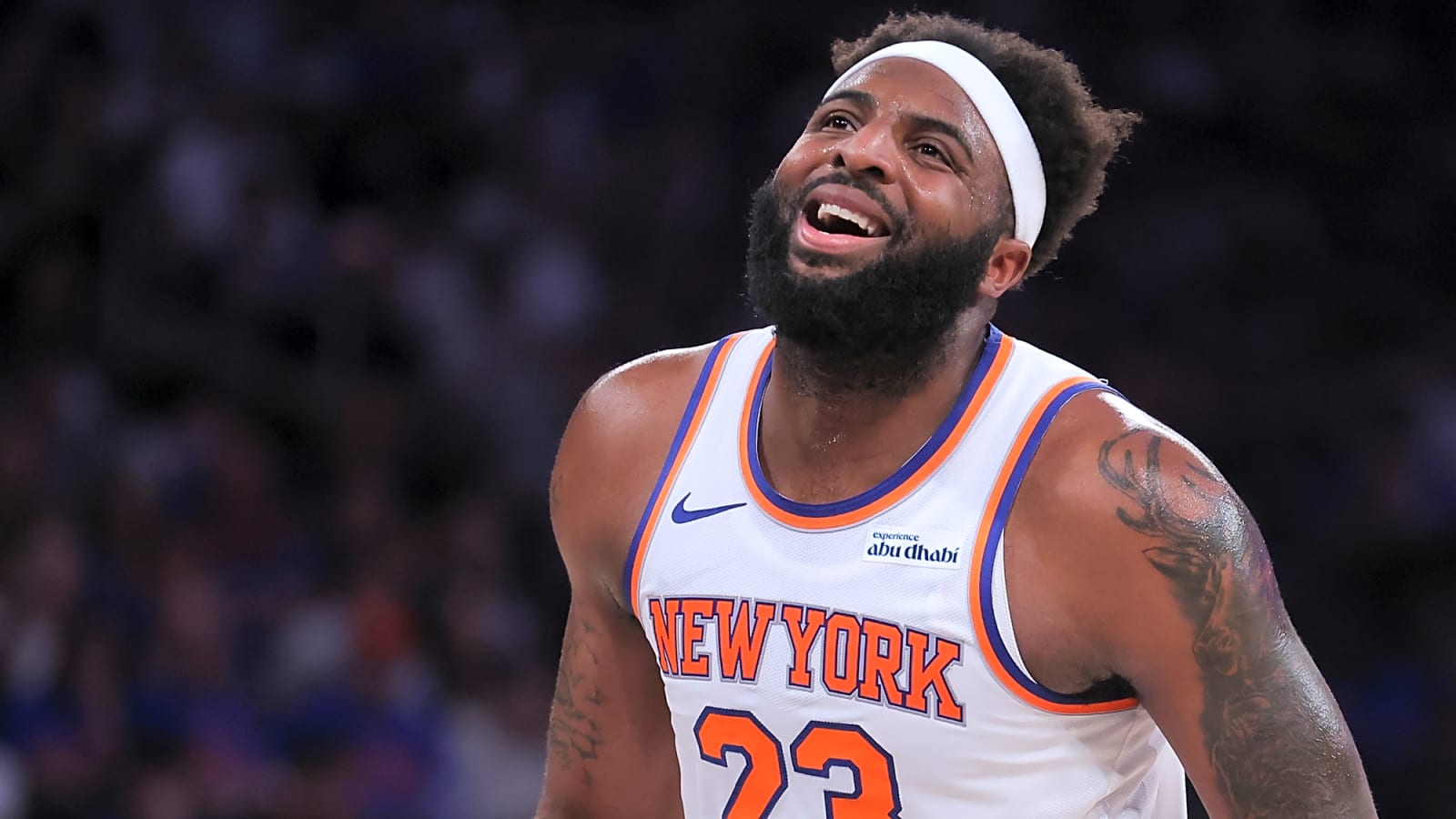 Knicks’ Mitchell Robinson Breaks Right Pinky Finger