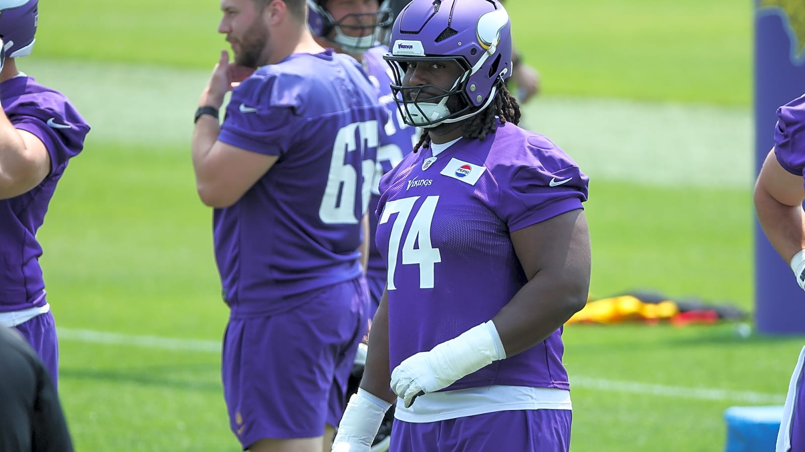 Vikings first-rounder leading LG battle