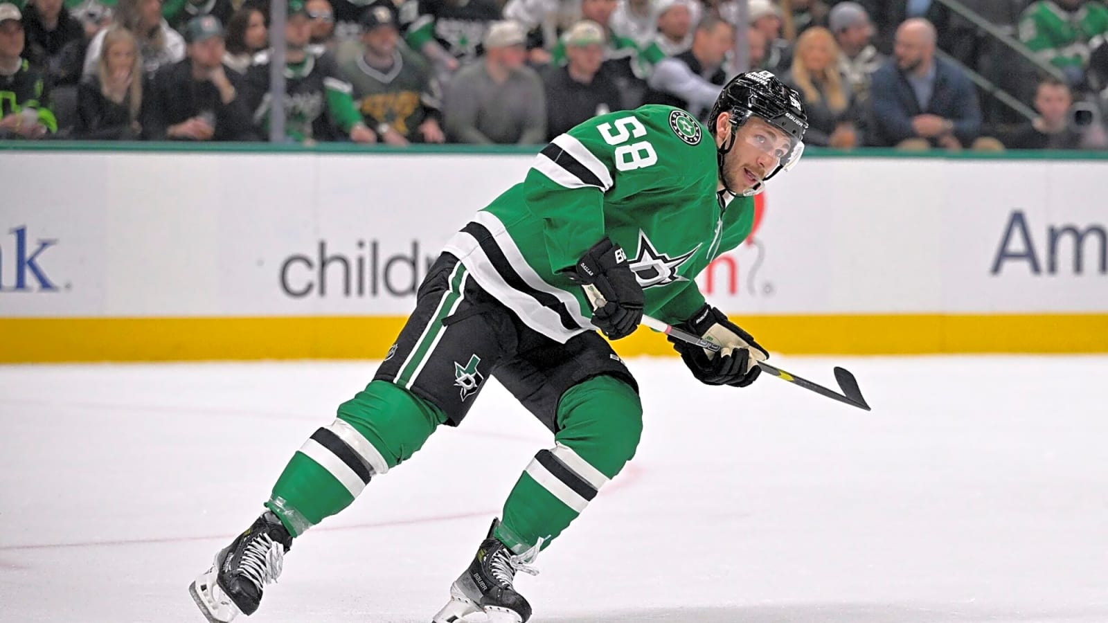 Flyers sign Michael Bunting to one-year contract