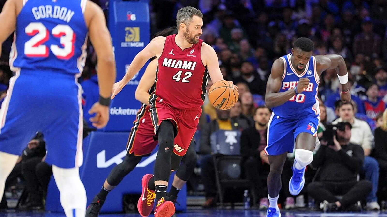 Knicks not interested in signing former All-Star center in buyout market