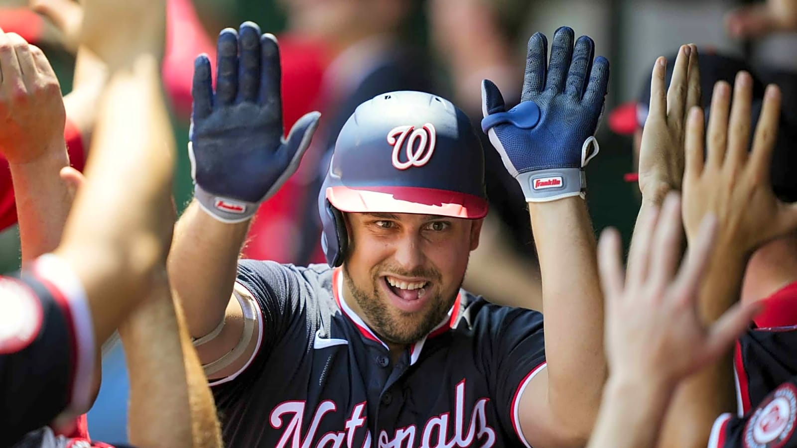 Boston Red Sox Sign Veteran Nathaniel Lowe