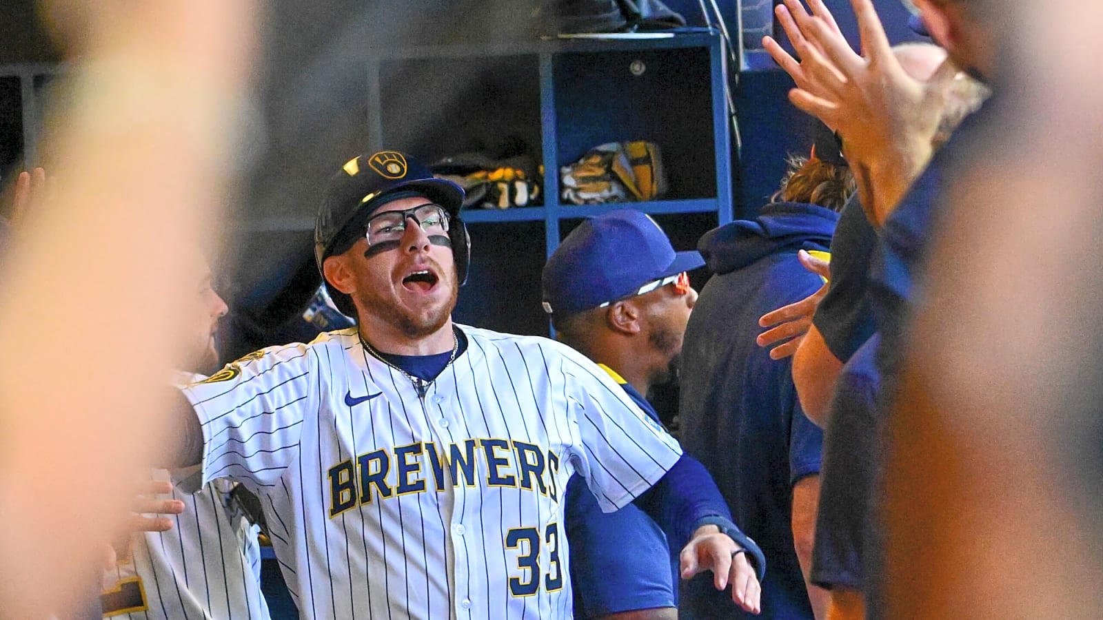 Former Blue Jay Danny Jansen signs with Rangers