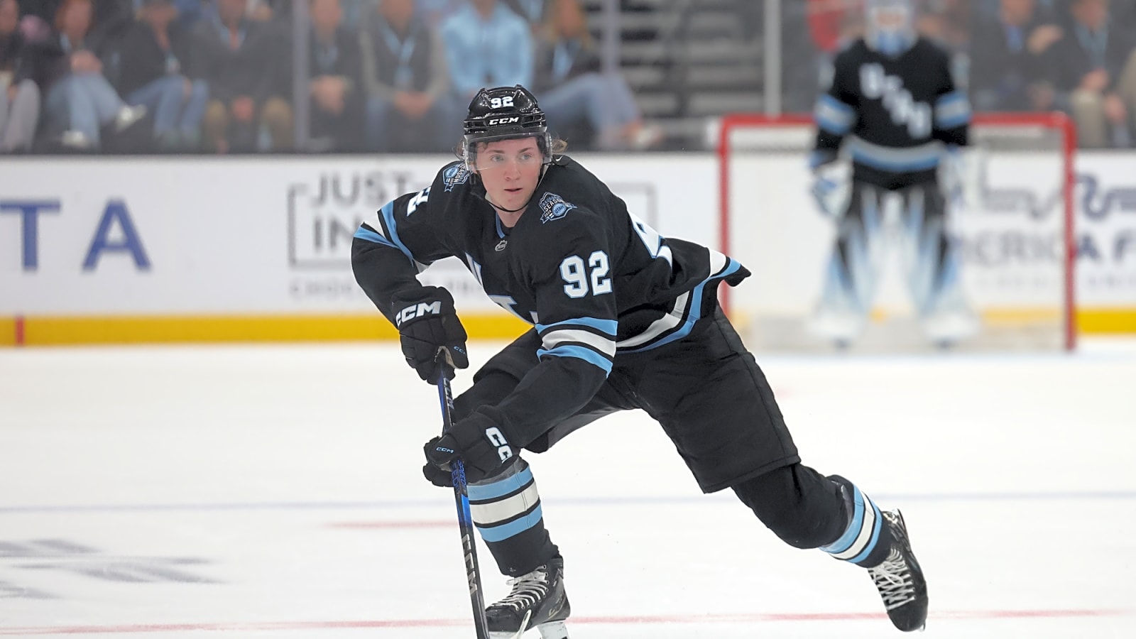 Mammoth begin extension talks with key forward