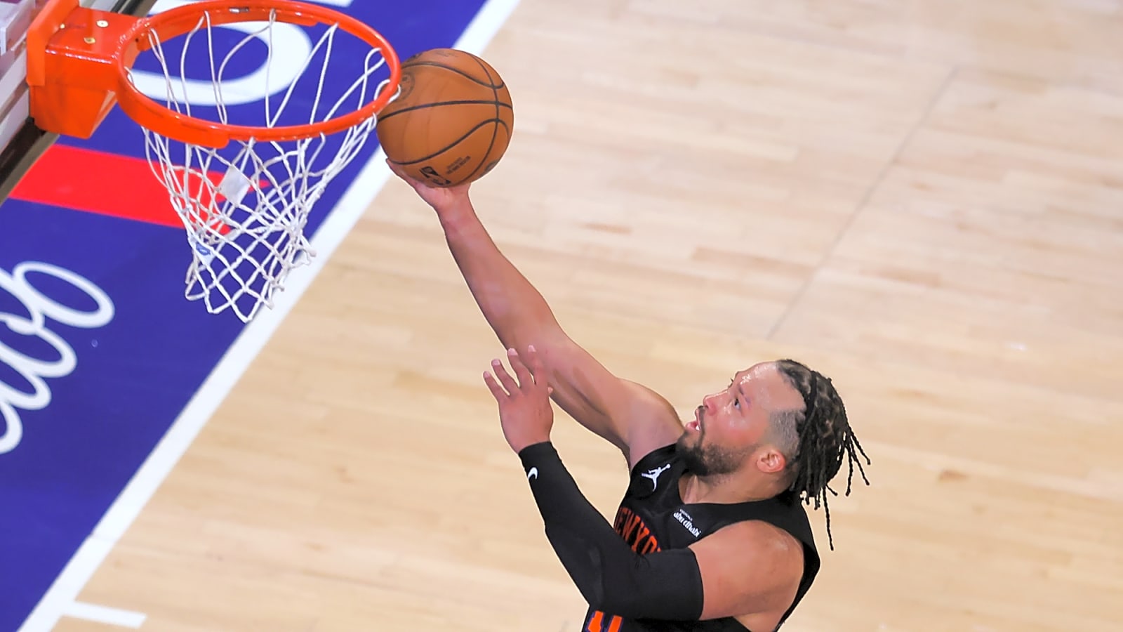Jalen Brunson Issues Ruthless Three-Word Message to Limping Josh Hart Mid-Game