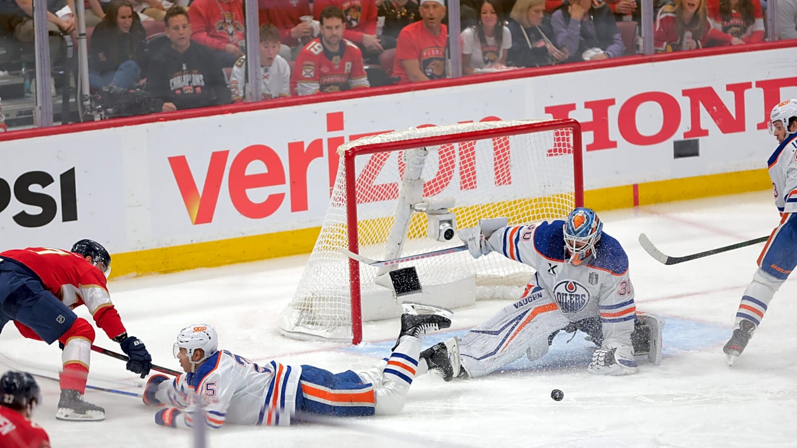 Calvin Pickard starts for Oilers in Game 5 against Panthers as Kane starts on fourth line