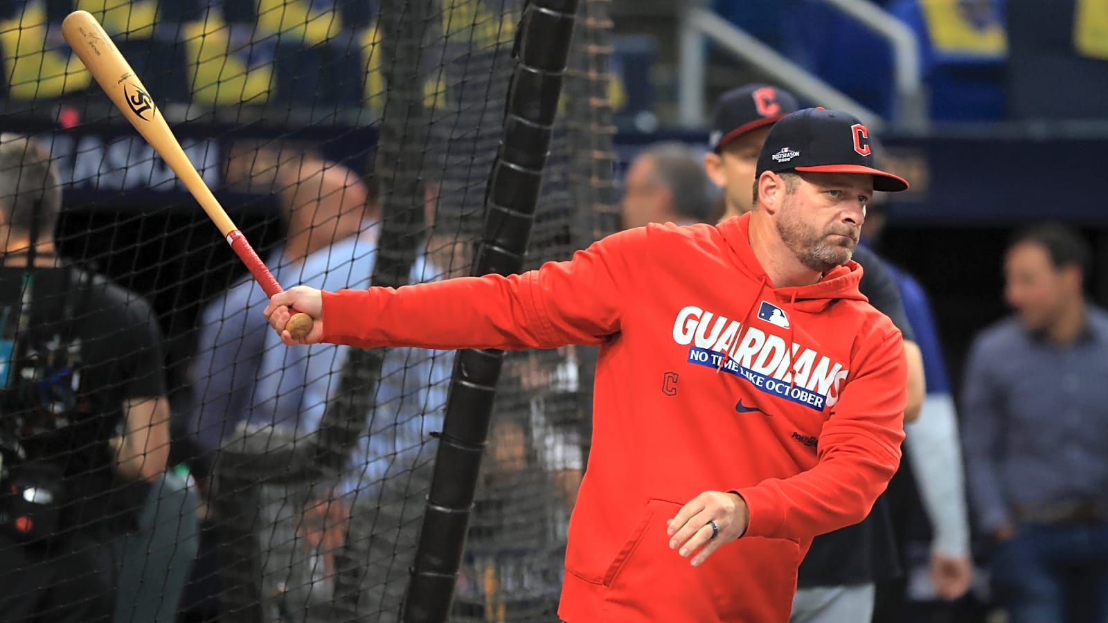 Manager Stephen Vogt Staying With Guardians