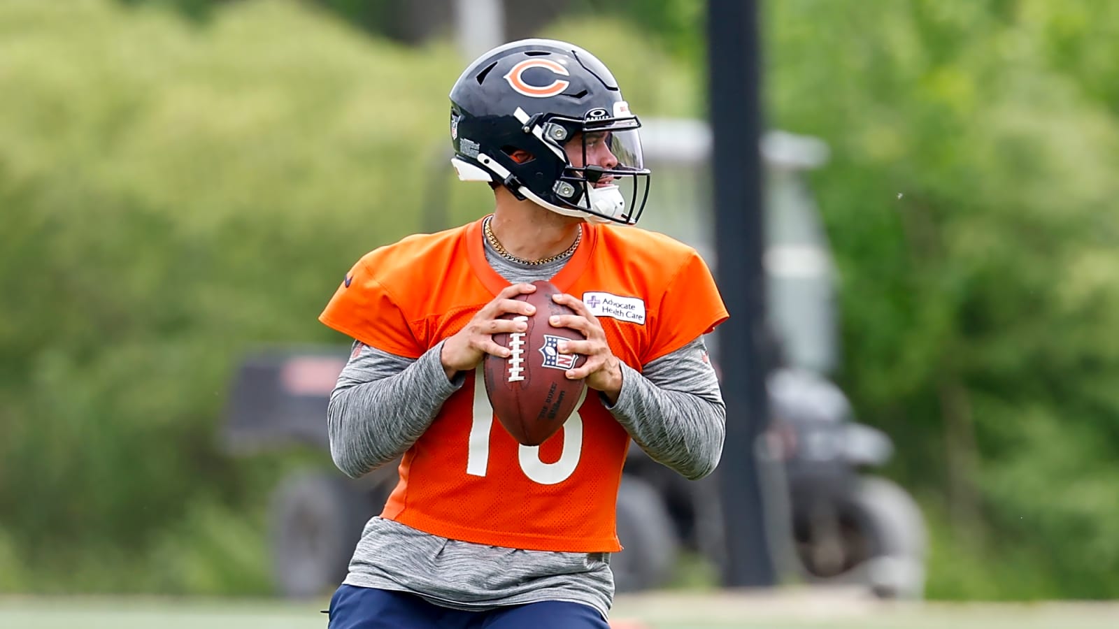 Bears Legend Brian Urlacher Explains How Caleb Williams Could’ve Beaten Jayden Daniels for Offensive Rookie of the Year