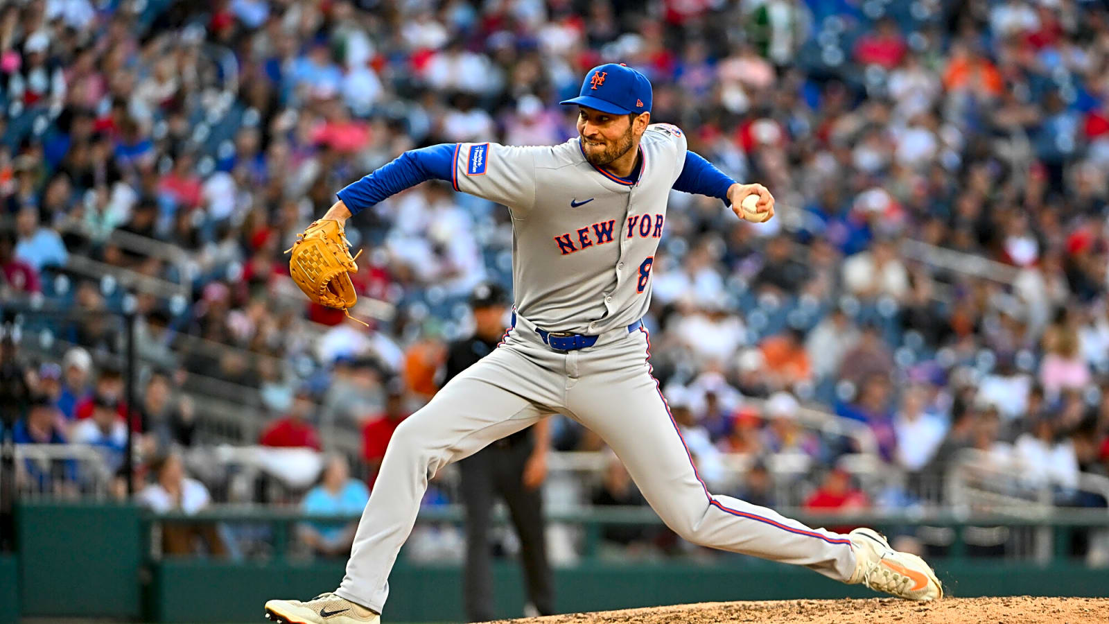 Braves sign reliever Danny Young