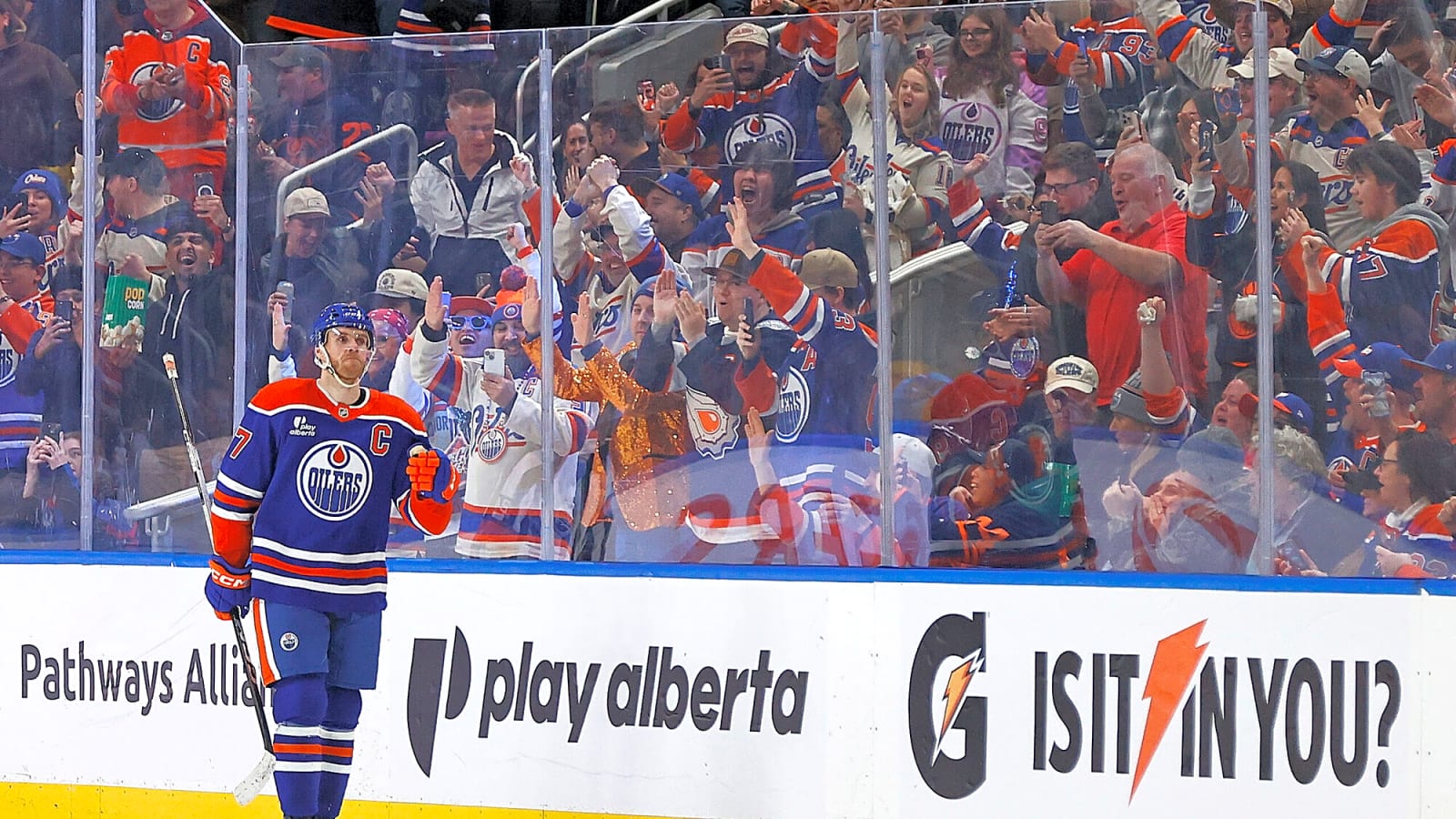 Connor McDavid hat trick lifts Oilers over Predators: Recap, Reaction and Highlights