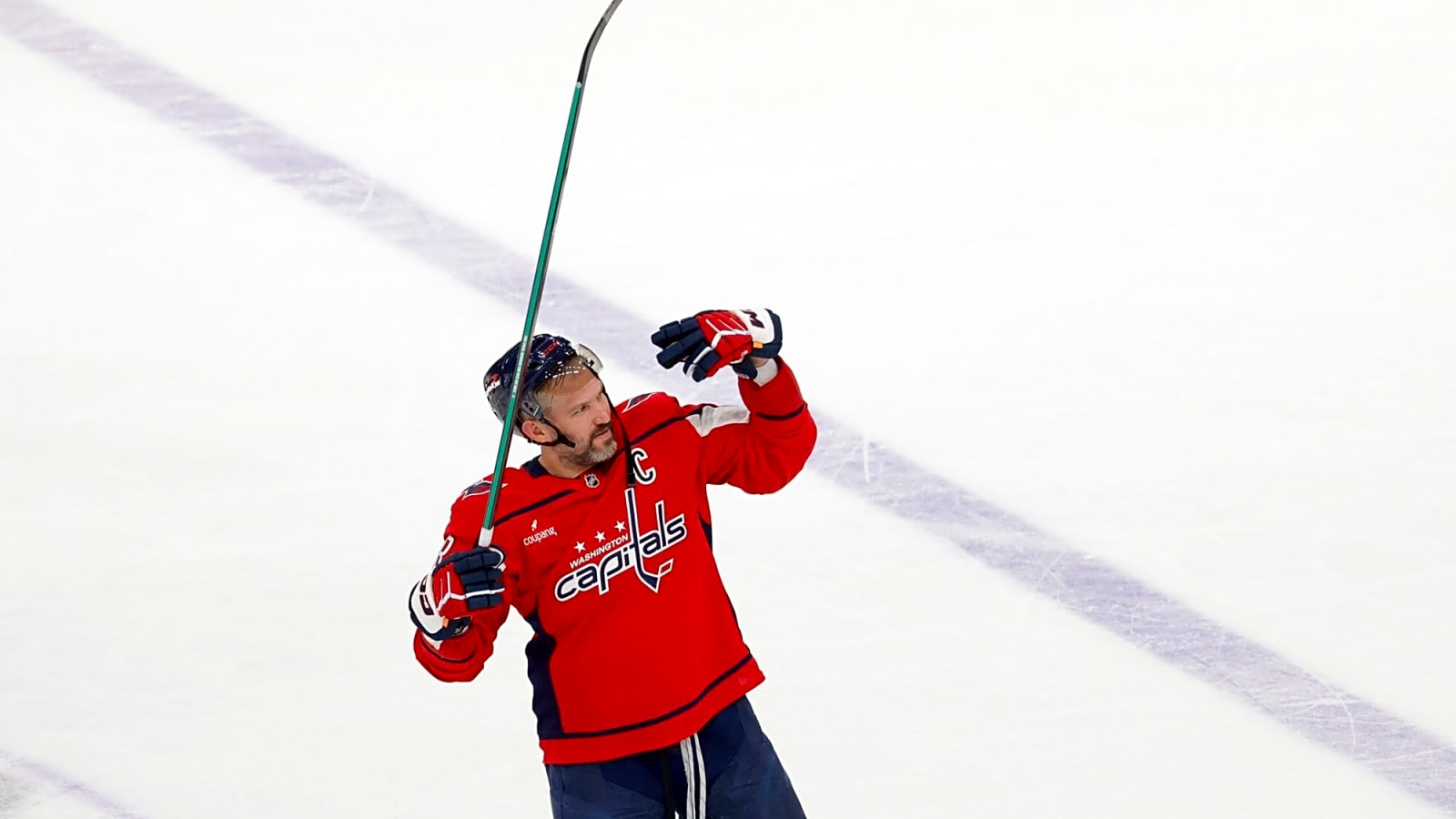 Alex Ovechkin becomes second NHL player to score 1,000 goals