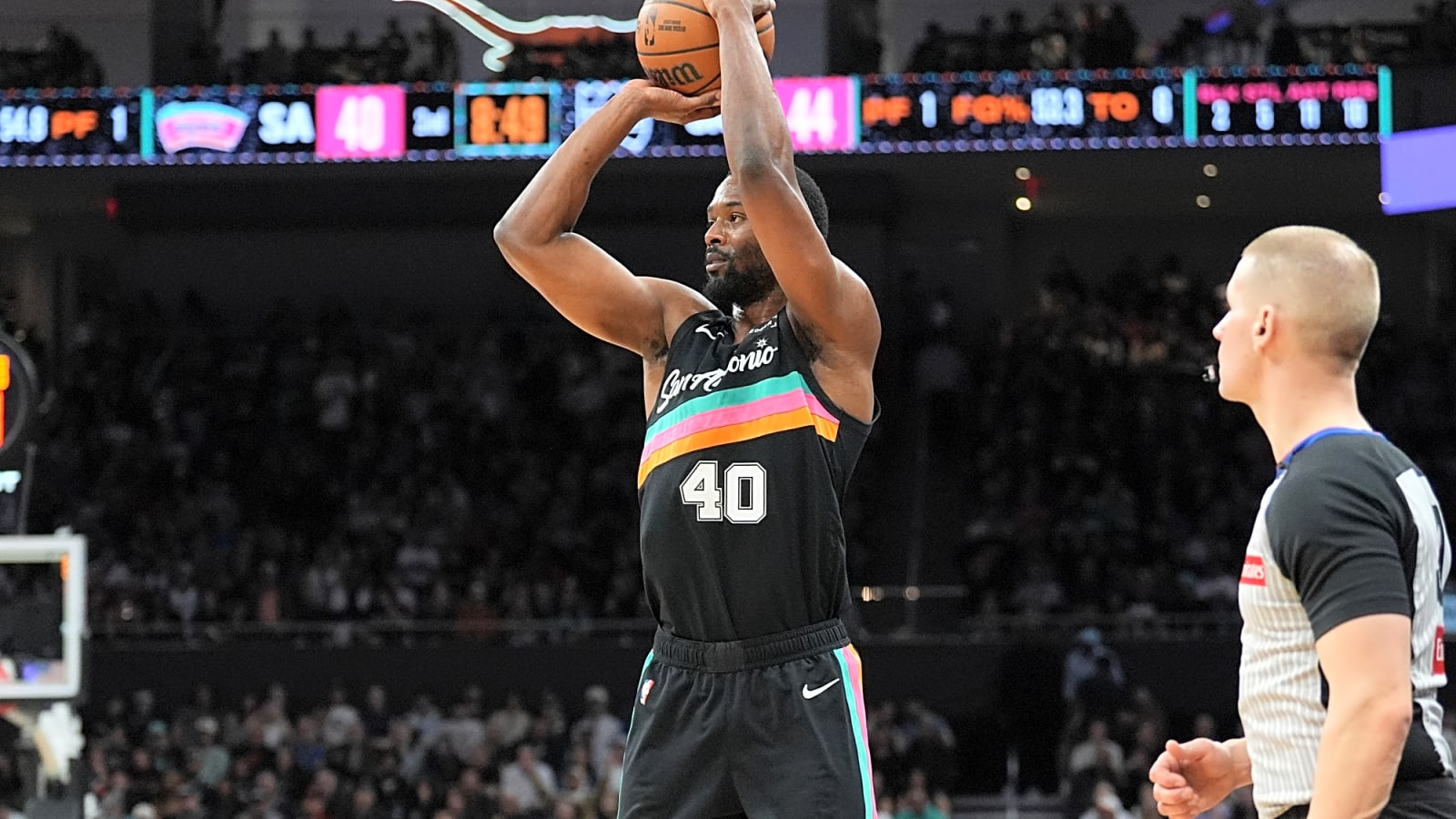 Harrison Barnes’ iron-man streak ended because of the weirdest injury