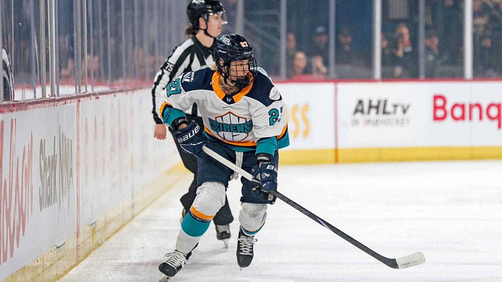 Victoire signs Jade Downie-Landry to one-year contract
